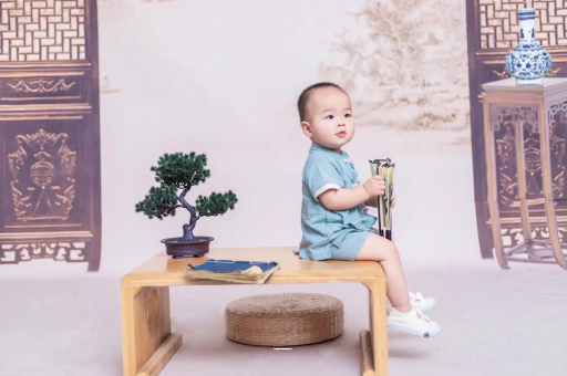 黔西南孕妇肚子上的黑线